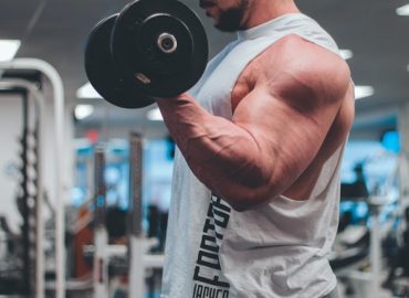 Jak zmniejszyć utratę masy mięśniowej u seniorów – przydatne suplementy