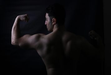 Testosteron i hormon wzrostu – ich zastosowanie oraz zagrożenia