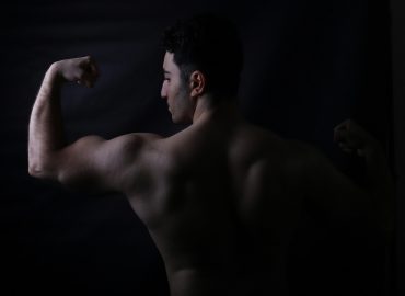 Testosteron i hormon wzrostu – ich zastosowanie oraz zagrożenia