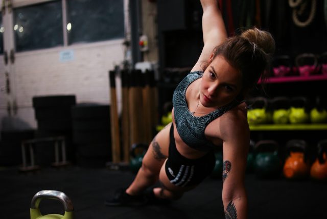 Na czym polega kształtowanie ruchu-nauka kontroli motorycznej własnego ciała