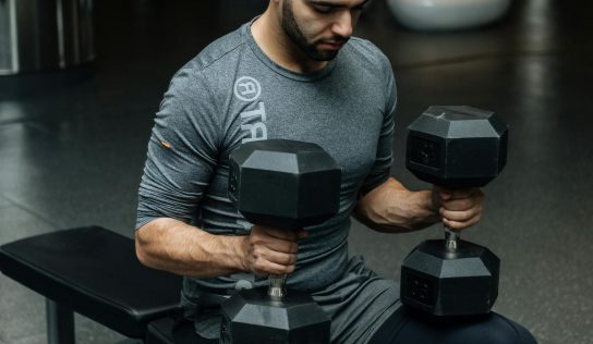 Trening siłowy a zdrowie metaboliczne – jak podnoszenie ciężarów wspiera Twój organizm od środka