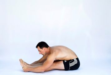 Czynniki ryzyka, profilaktyka i leczenie naciągnięć mięśni kulszowo-goleniowych w piłce nożnej