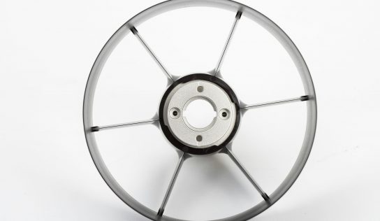 Trening siłowy z wykorzystaniem flywheel – czym jest i jaką ma wartość?