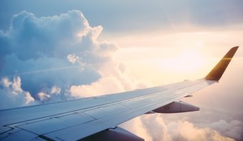 Wpływ dalekich podróży i jet lagu na fizjologię, hormony oraz wyniki sportowe
